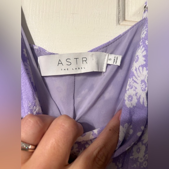 ASTR Ruched Floral Cami in Lavendar Daisy SZ S - Picture 5 of 9